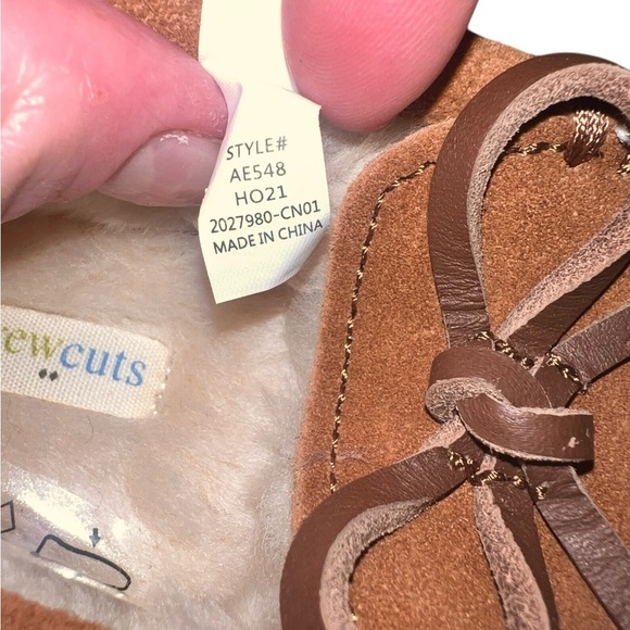 NWOB J Crew Crewcuts Kids Sherpa Lodge Slippers Moccasins Melted Caramel Tan - Picture 2 of 6